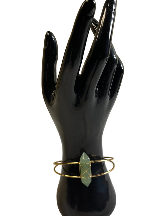 Green Aventurine Stone 
✨Abundance 
✨Prosperity 
✨New Opportunities 
